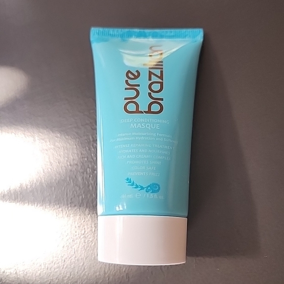 Assorted Skincare Sample Set - Picture 4 of 16